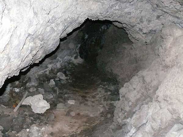 Intérieur du Tunnel de lave incliné